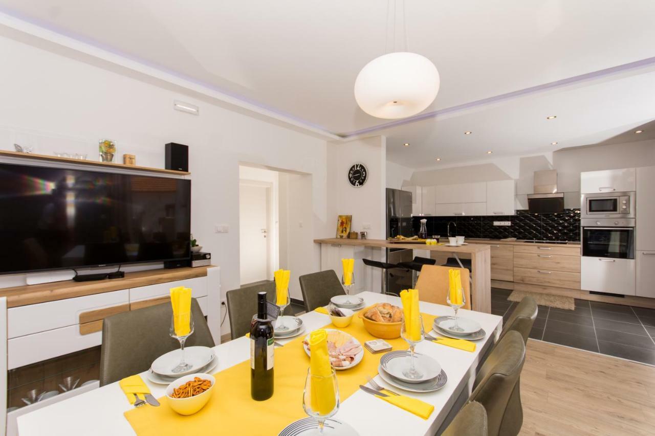 Villa Initium,Heated Pool All Season Trogir Ngoại thất bức ảnh